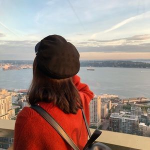 Meet your Posher, Ying